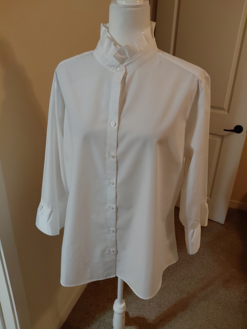 Pearly Vine White Button-Front Women's Blouse XL EUC - Picture 2 of 7